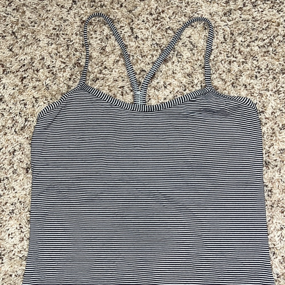 🍋 Lululemon Power-Y tank top